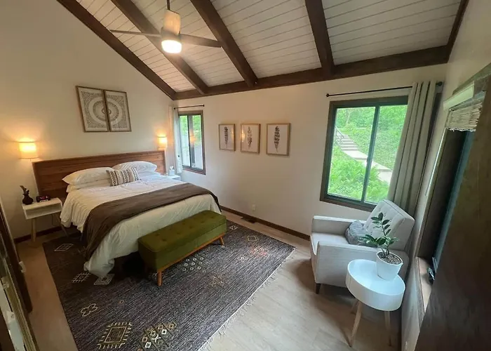 The Drey: A Private Retreat In The Treetop Canopy *