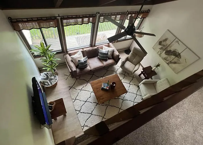 Casa de férias The Drey: A Private Retreat In The Treetop Canopy Guilford